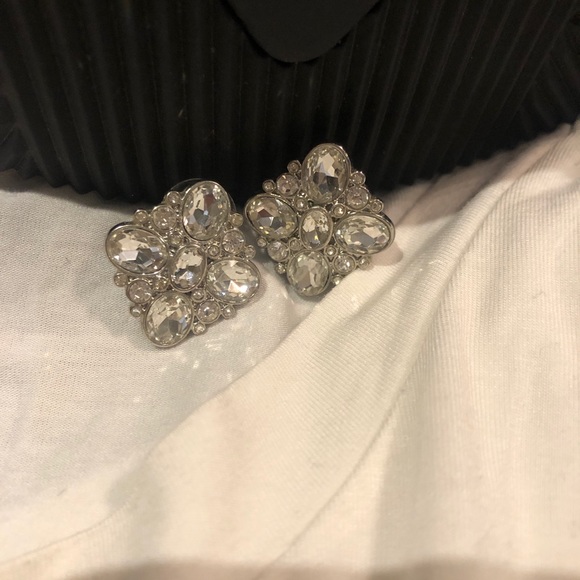 Banana Republic earrings - Picture 2 of 6